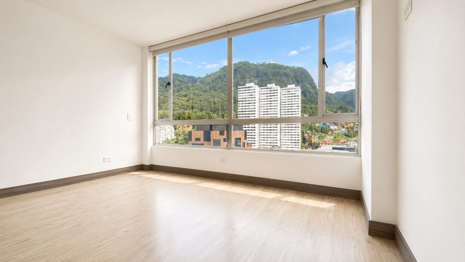 Alcoba con vista a Monserrate